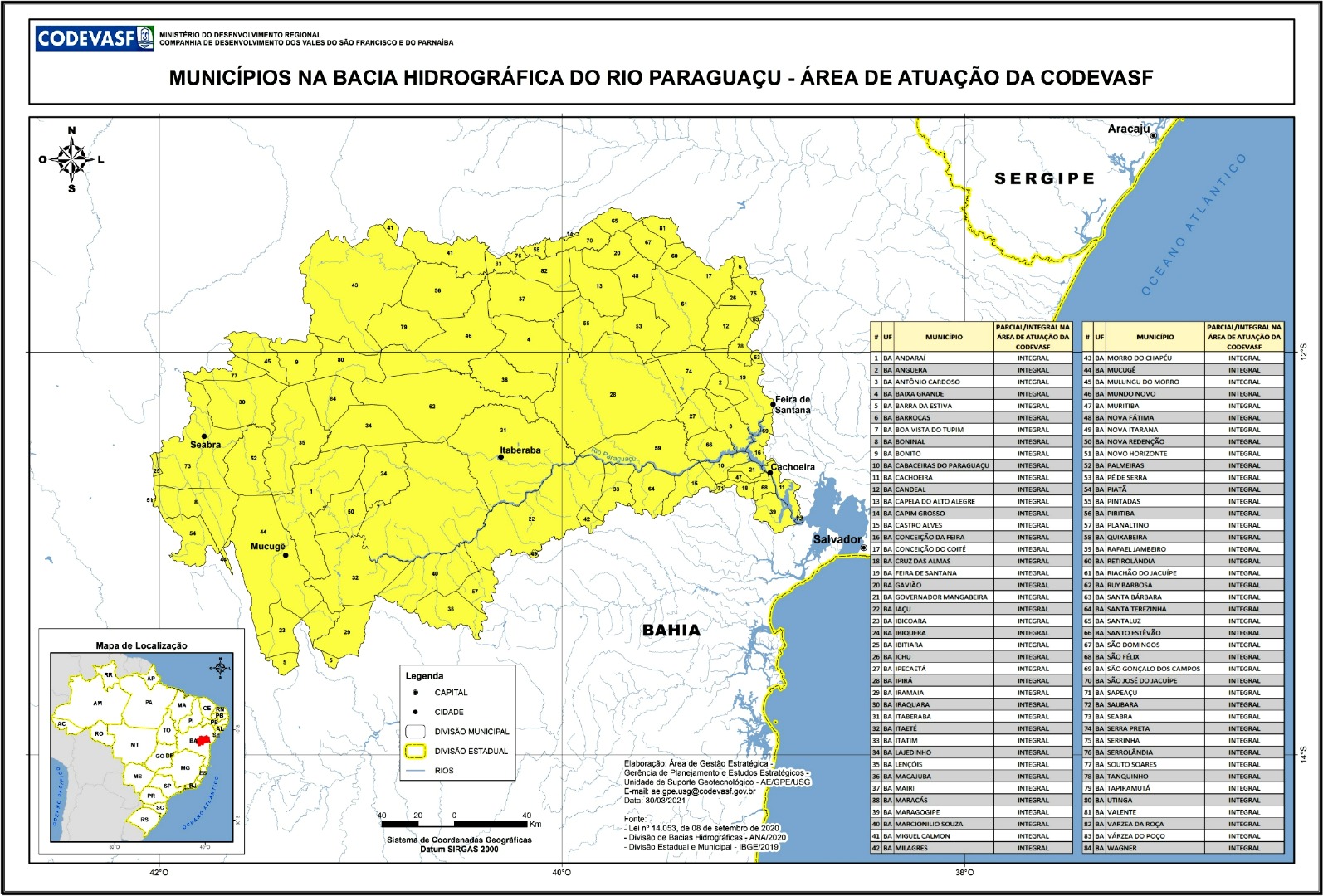 Mapa da bacia hidrográfica do rio Paraguaçu, na Bahia, com a área de atuação da Codevasf destacada em amarelo. O mapa mostra limites municipais e estaduais, principais cidades como Seabra, Mucugê, Itaberaba, Feira de Santana, Cachoeira e Salvador, além do traçado do rio Paraguaçu. No canto inferior esquerdo há um mapa de localização do estado, e à direita uma tabela listando os municípios que compõem a bacia.