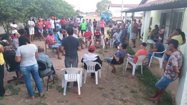 Figura 2 - Sucessivas reuniões para elaboração do estatuto social do DIJAC. Fonte Codevasf-DIJAC.jpg