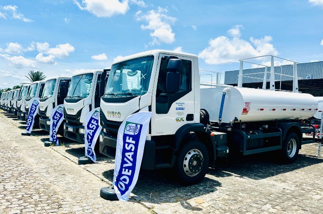 Codevasf anuncia entrega de 15 carros-pipa para enfrentamento da crise hídrica na Paraíba; investimentos somam R$ 8,5 milhões Codevasf anuncia entrega de 15 carros-pipa para enfrentamento da crise hídrica na Paraíba; investimentos somam R$ 8,5 milhões