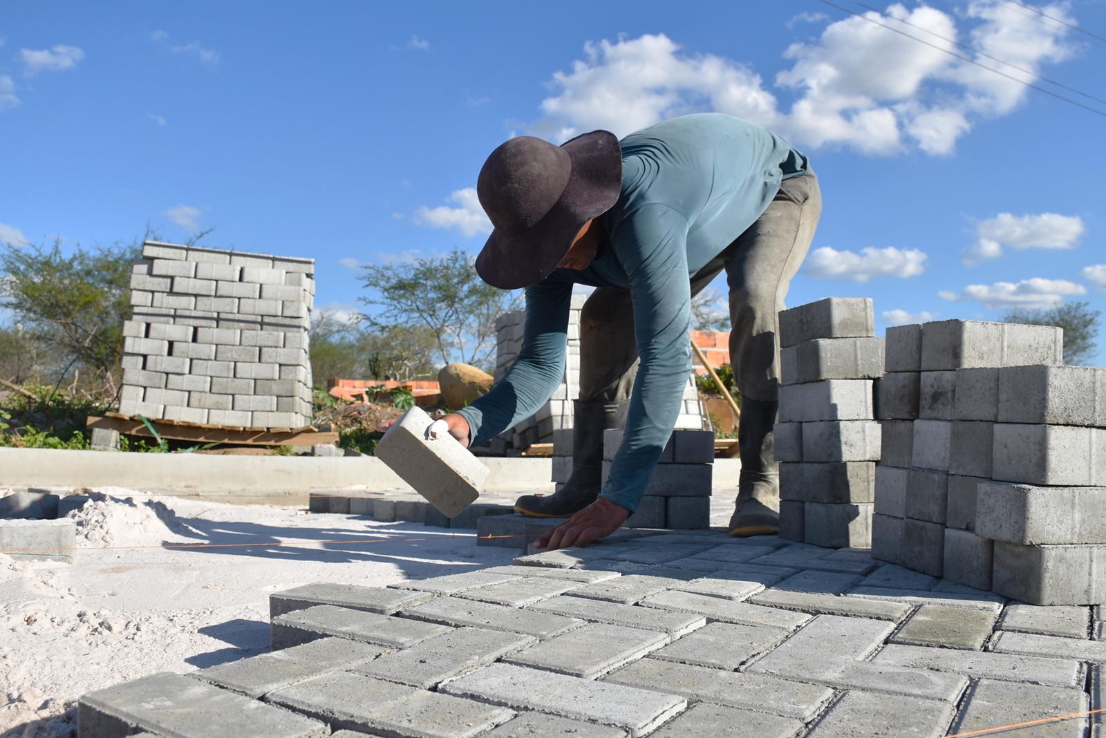 Codevasf conclui primeiras obras com pavimento intertravado em Sergipe