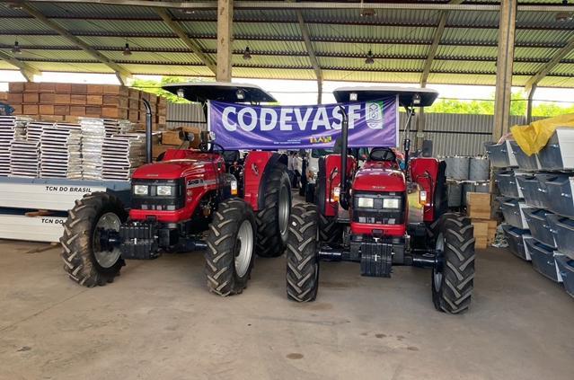 Codevasf entrega equipamentos agrícolas para cinco municípios do Piau.jpg
