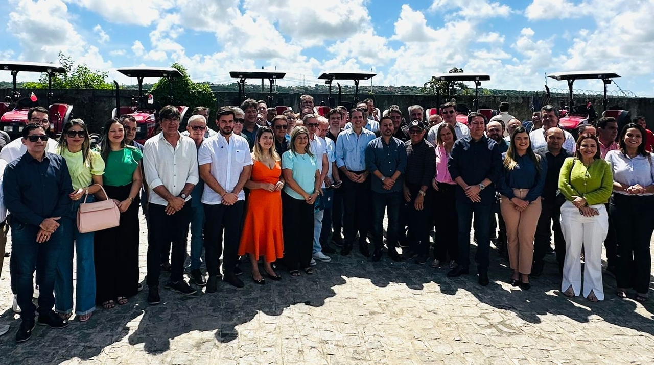 Codevasf investe cerca de R$ 10 milhões em municípios da Paraíba com máquinas, cisternas e obra pavimentação 2.jpeg Codevasf investe cerca de R$ 10 milhões em municípios da Paraíba com máquinas, cisternas e obra pavimentação 2.jpeg