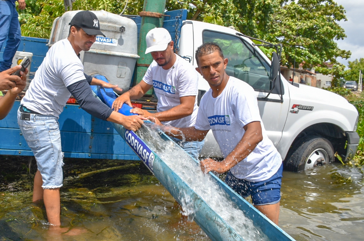 Codevasf realiza peixamento no município de Neópolis (SE) 2.jpg