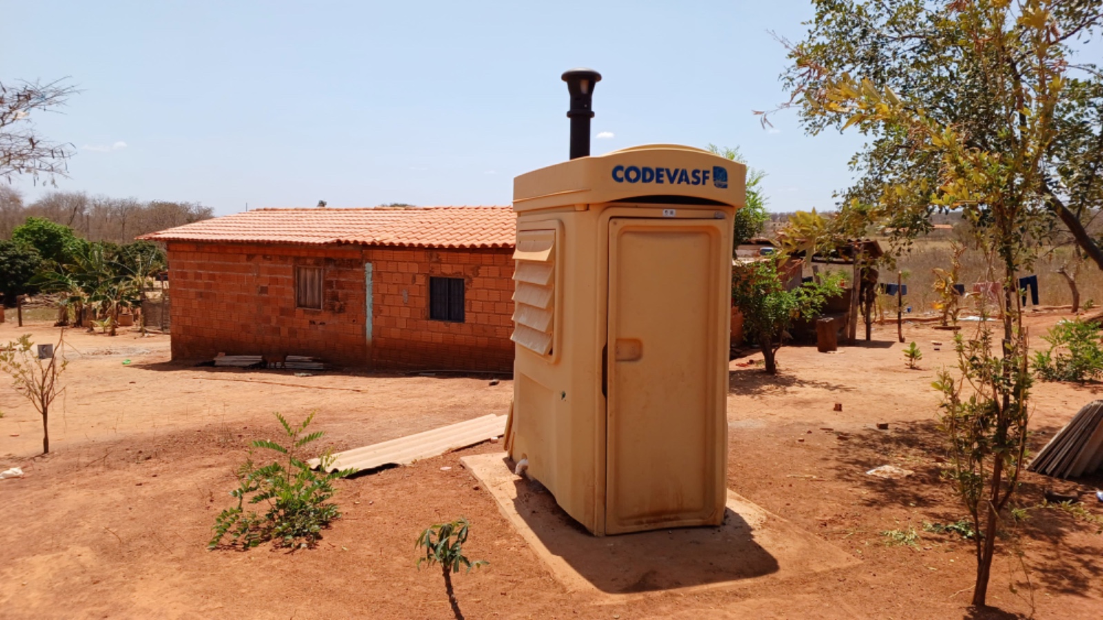 Módulo sanitário instalado pela Codevasf 1.jpeg