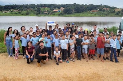 Peixamento em Passa Tempo (MG)