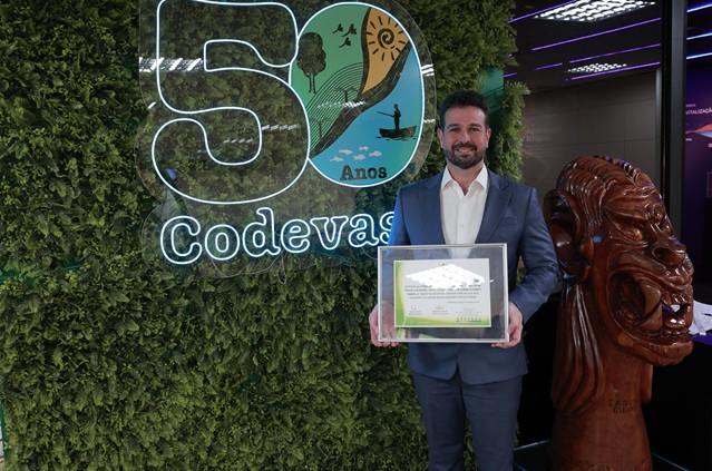 Gil Cutrim exibe certificação da Ecolmeia