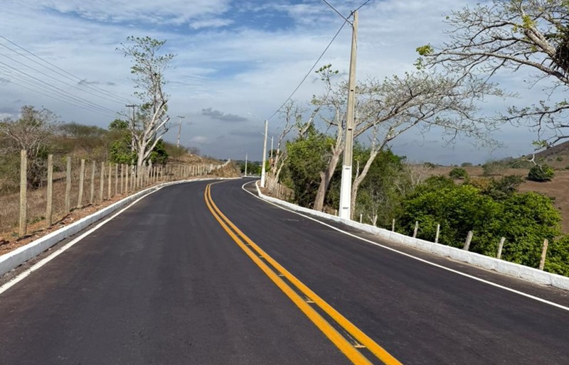 Rodovia concluída em Limoeiro de Anadia (AL) Rodovia concluída em Limoeiro de Anadia (AL)